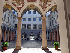 Bild: Innenhof der Stadtresidenz Landshut