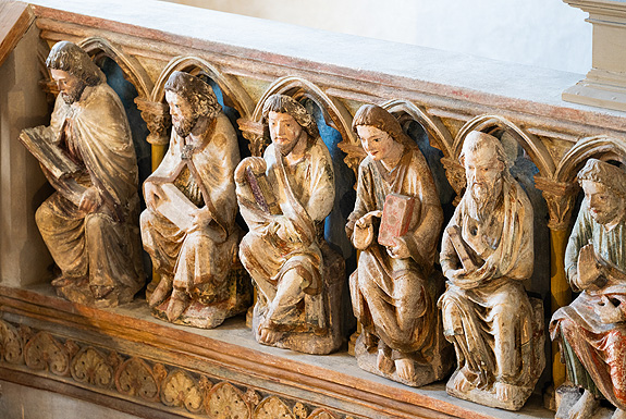 Bild: Stuckfiguren an der Emporenbrüstung